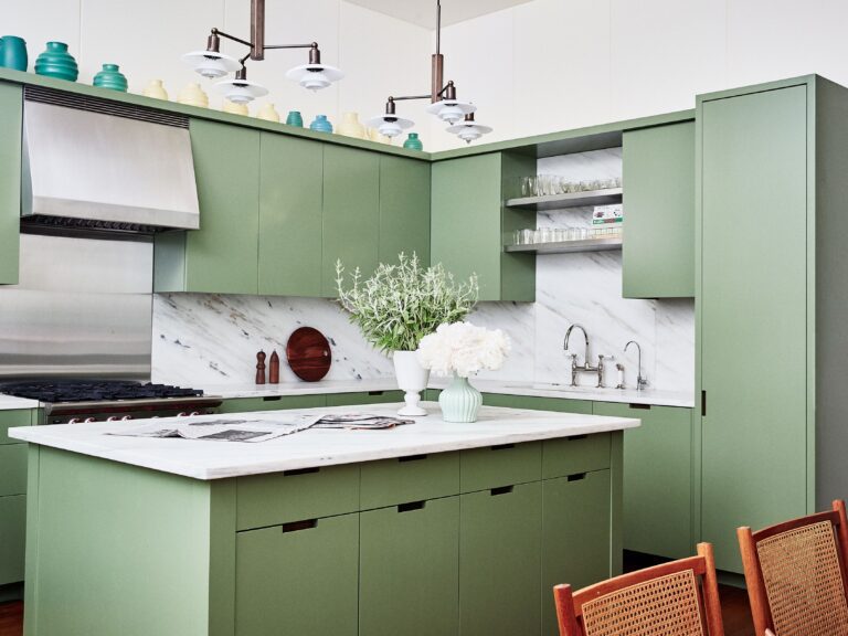 4 Options to Incorporate White Cabinets With Countertop