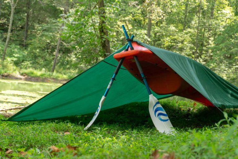 Tips for Using a Tarp to Stay Warm When Camping in Cold Weather