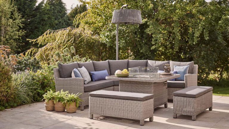 4 Tips to Find the Best Outdoor Furniture